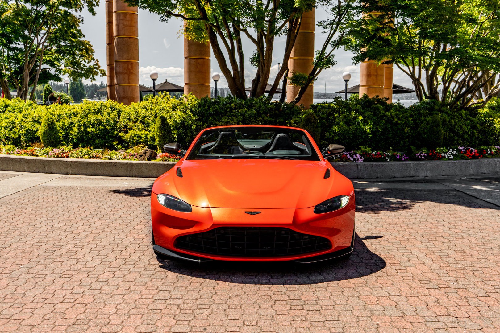 Used 2023 Aston Martin V8 Vantage Roadster RWD image 8