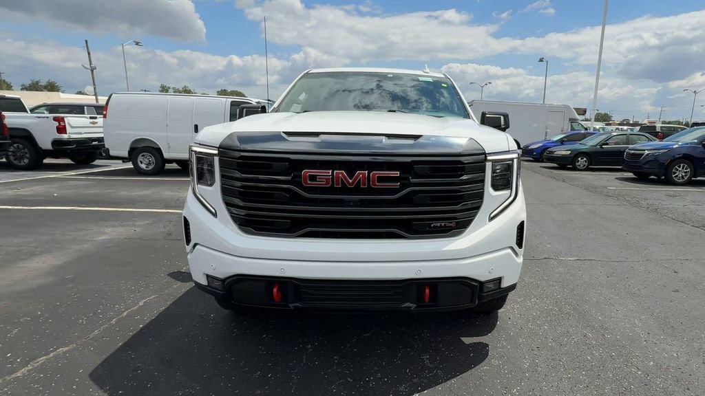 Used 2024 GMC Sierra 1500 AT4 w/ Technology Package AWD/4WD image 3
