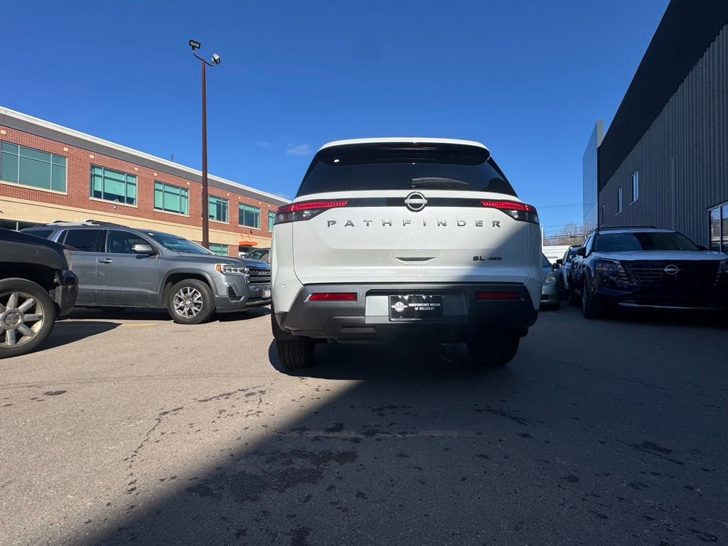 New 2026 Nissan Pathfinder SL image 7