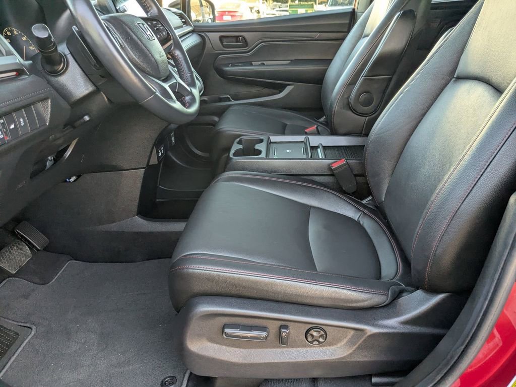 Used 2025 Honda Odyssey Sport-L image 11
