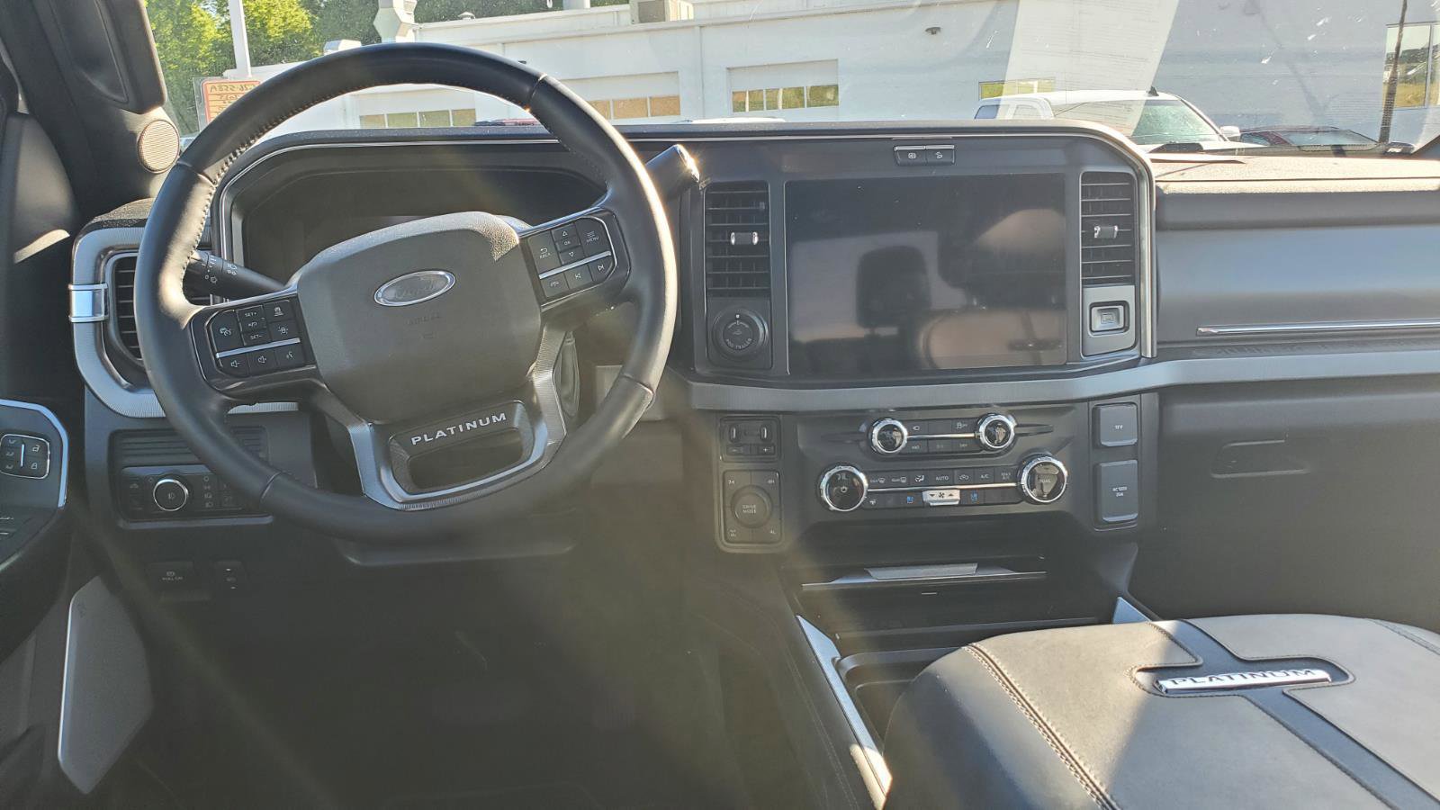Used 2025 Ford F250 Platinum AWD/4WD image 7