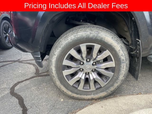Used 2022 Toyota Tacoma Limited AWD/4WD image 2