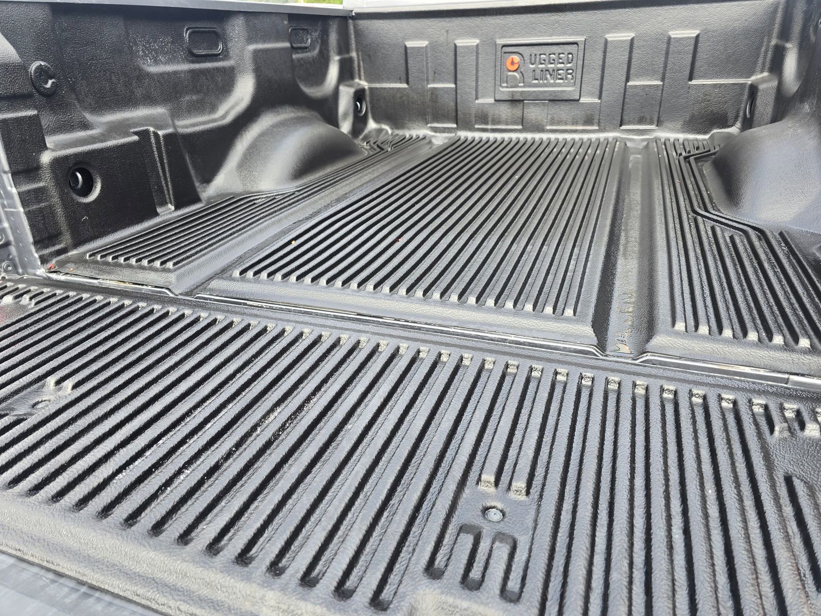 Used 2022 Nissan Titan SV AWD/4WD image 31