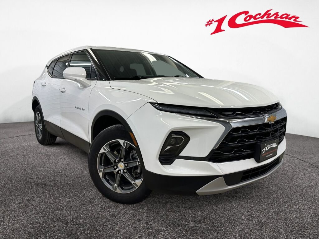 Used 2025 Chevrolet Blazer LT AWD/4WD image 1
