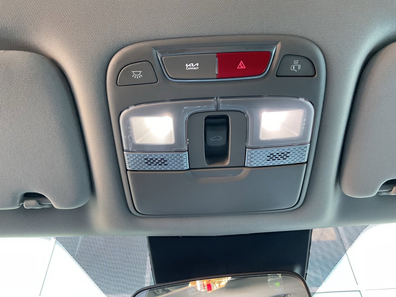 Used 2025 Kia Telluride S FWD image 18