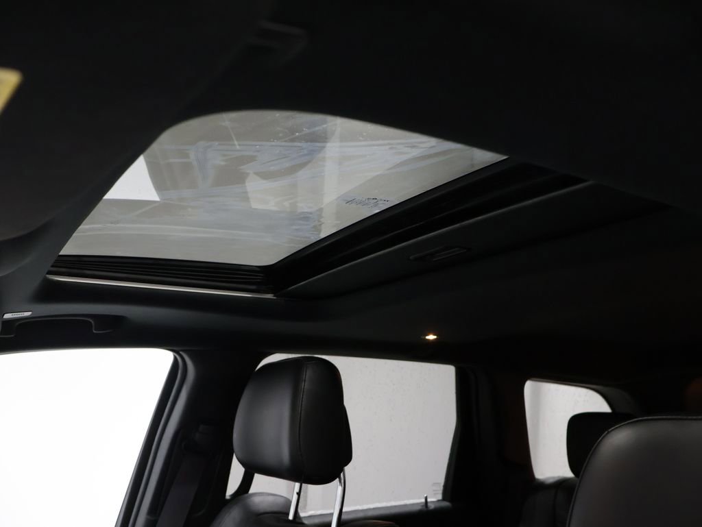 Certified 2021 Jeep Grand Cherokee Limited w/ Trailer Tow Group IV image 12