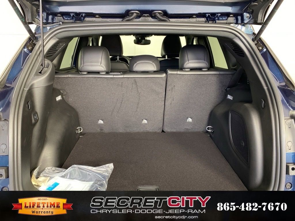 New 2026 Jeep Compass Trailhawk w/ Sun, Sound & Navigation Group image 31