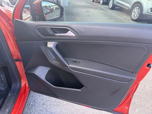 Used 2019 Volkswagen Tiguan SE FWD image 14