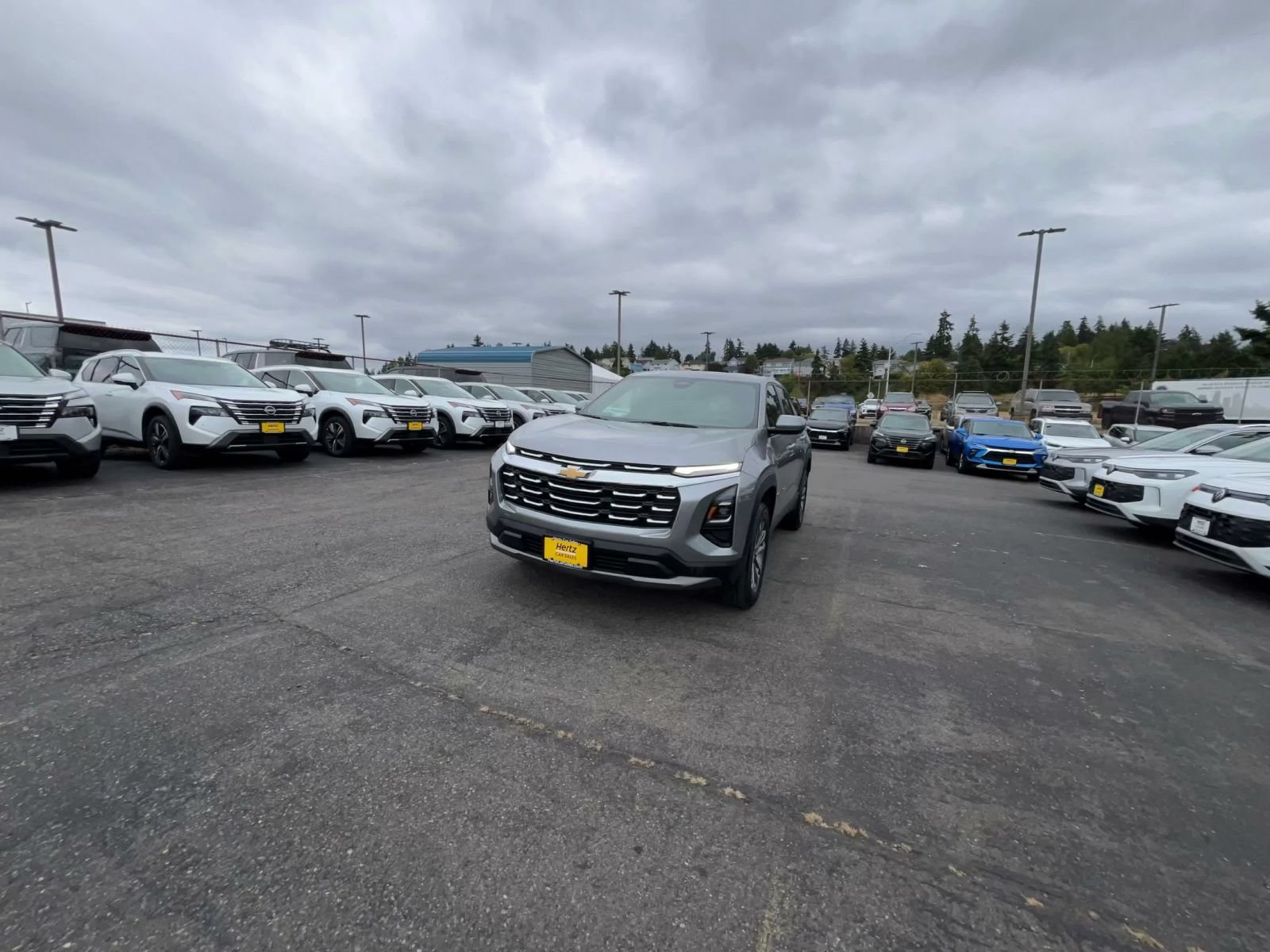 Used 2025 Chevrolet Equinox LT FWD image 6