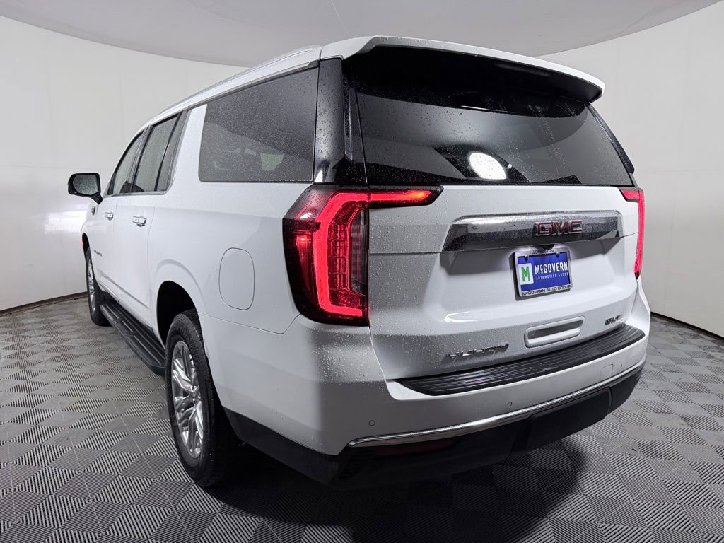 Used 2022 GMC Yukon XL SLT w/ SLT Premium Package AWD/4WD image 3