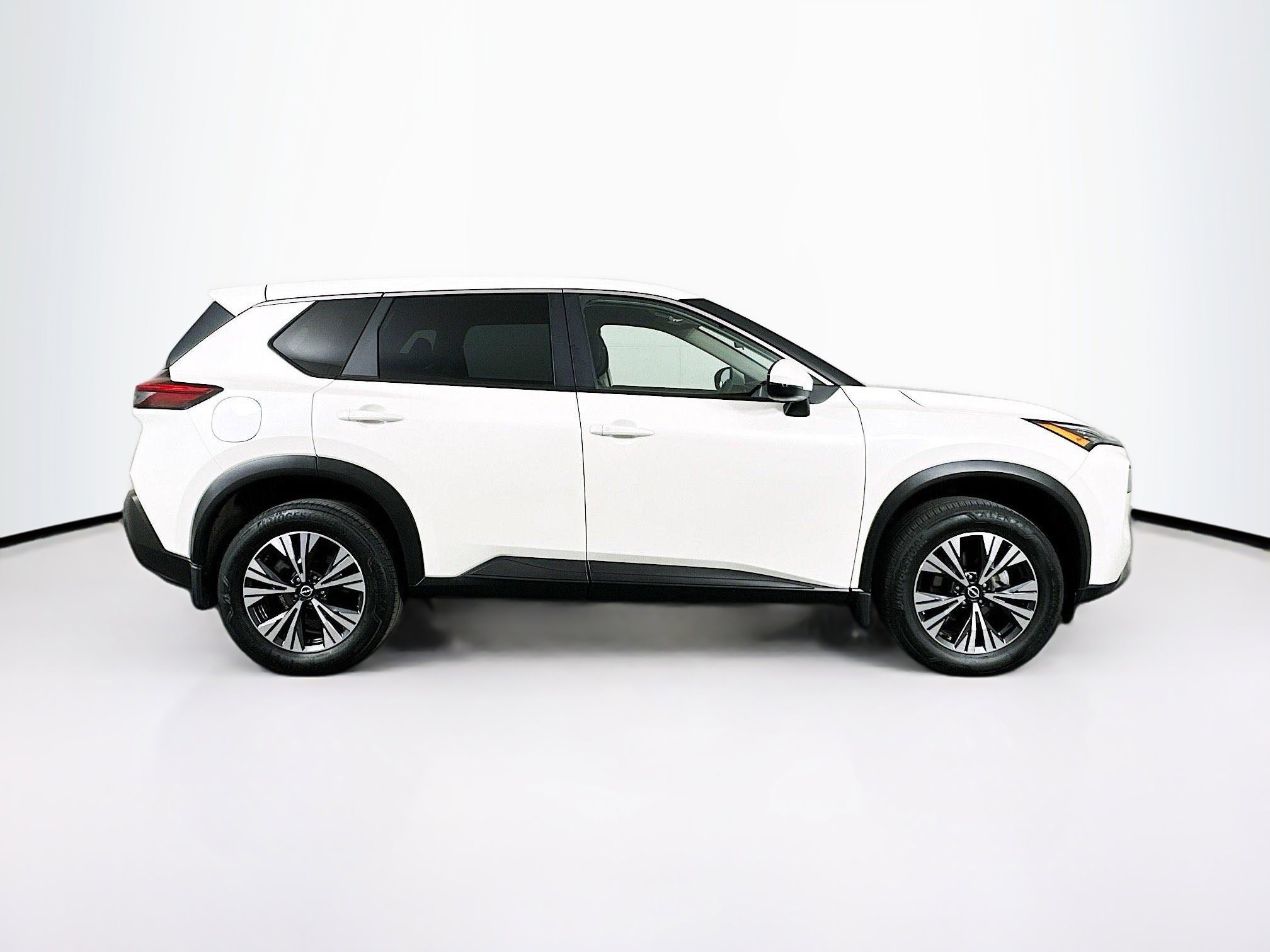 Used 2023 Nissan Rogue SV image 10