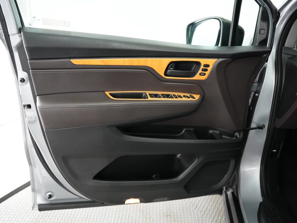 Used 2018 Honda Odyssey Elite image 40