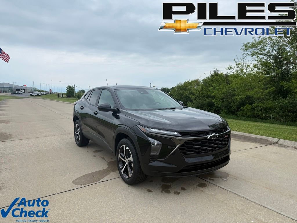 Used 2024 Chevrolet Trax RS w/ Driver Confidence Package FWD image 1