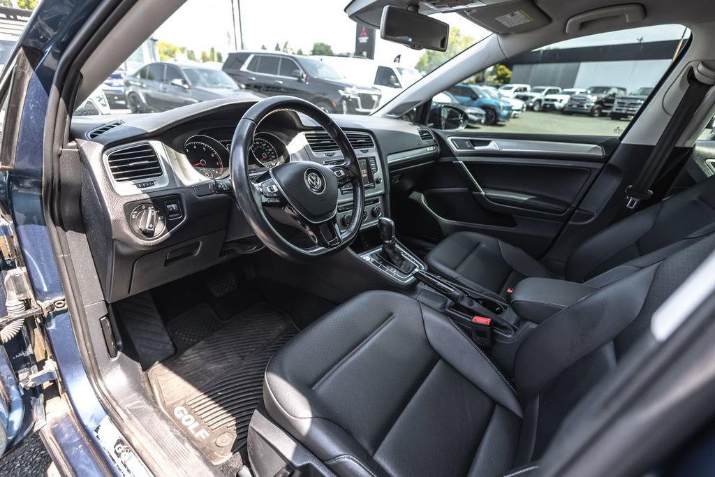 Used 2016 Volkswagen Golf SE w/ Lighting Package FWD image 16