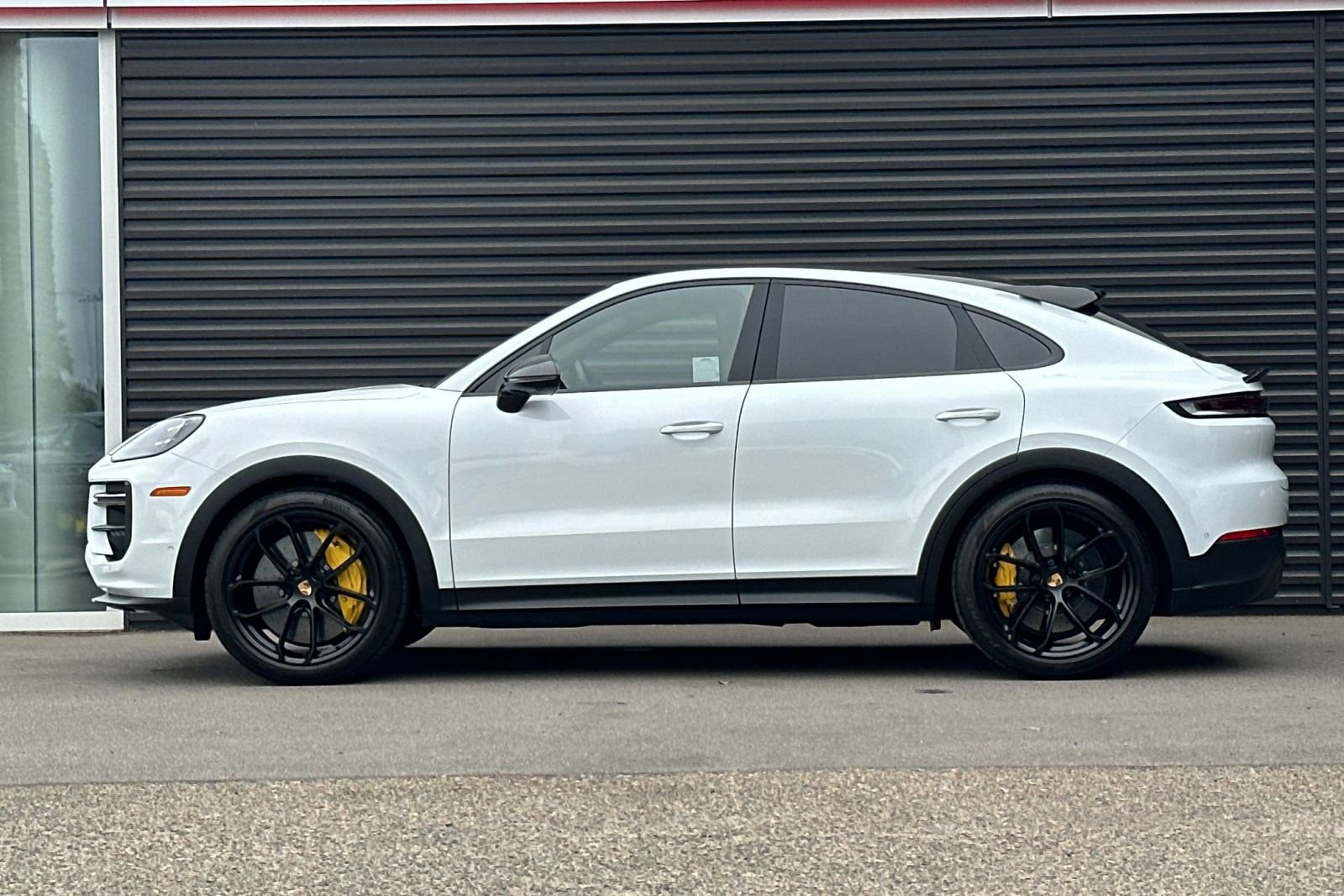 Certified 2024 Porsche Cayenne Turbo GT AWD/4WD image 2