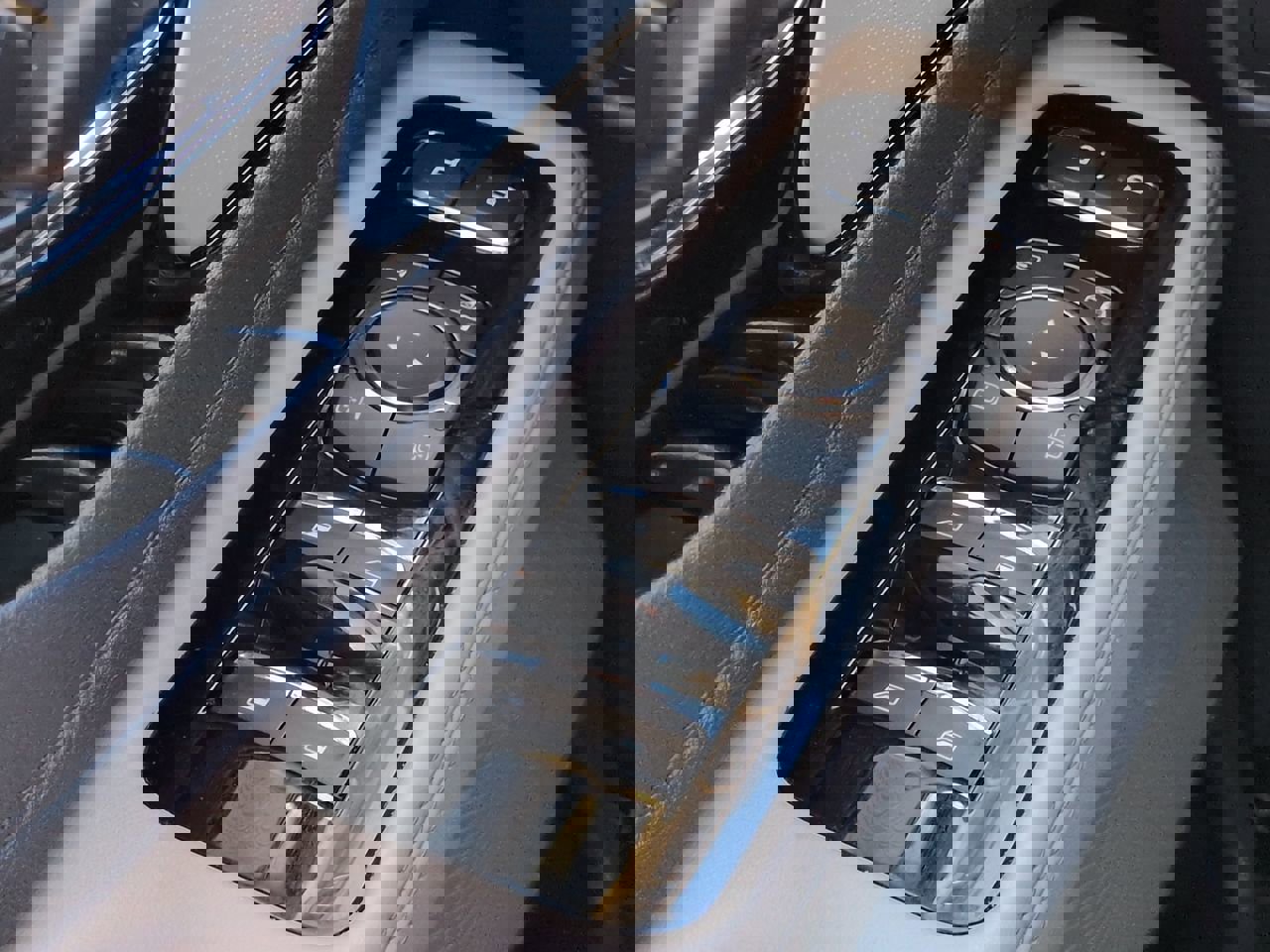 Certified 2022 Lincoln Aviator Reserve w/ Equipment Group 201A image 24