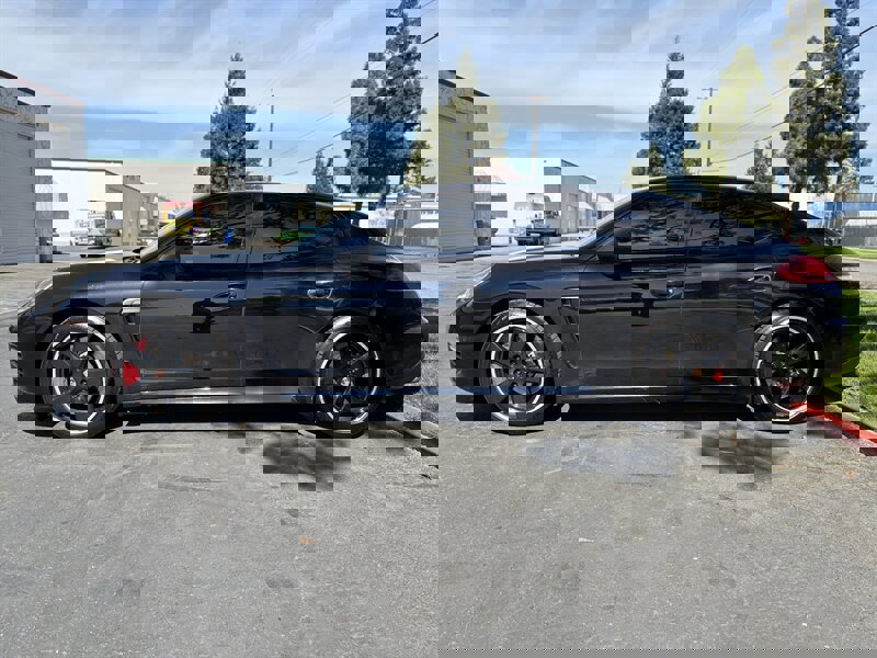 Used 2015 Porsche Panamera Turbo image 9