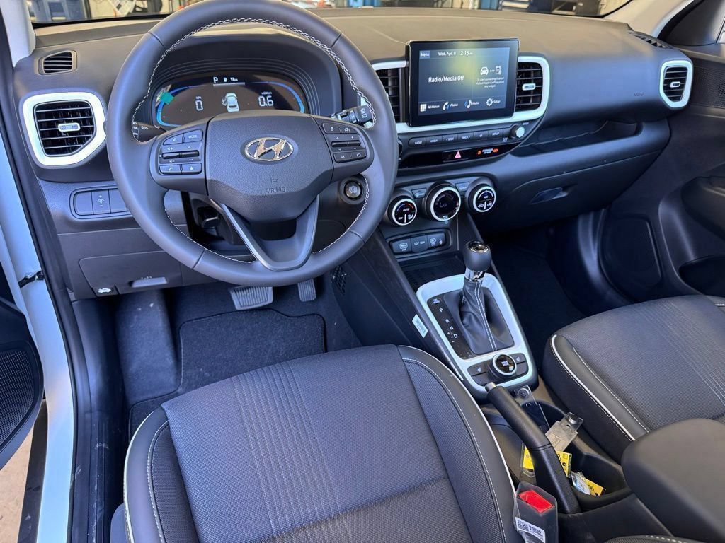 New 2026 Hyundai Venue SEL FWD image 2
