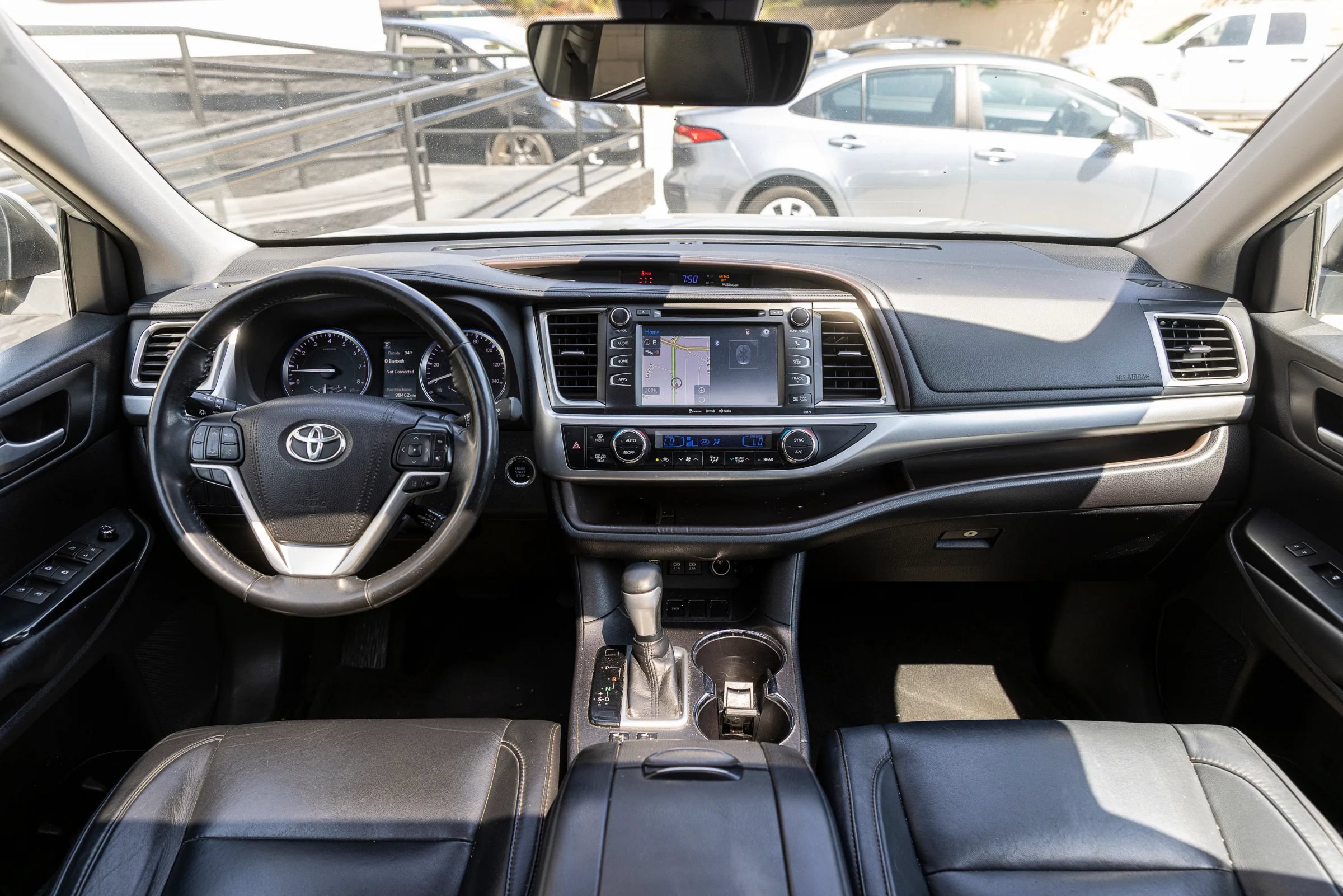 Used 2018 Toyota Highlander XLE FWD image 31