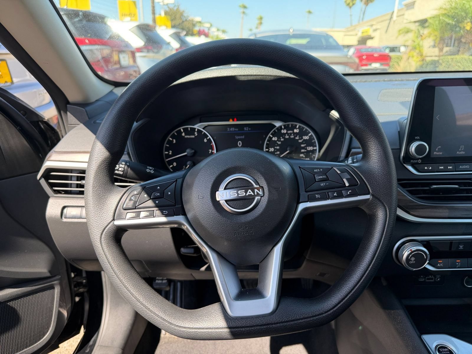 Used 2025 Nissan Altima 2.5 SV FWD image 28