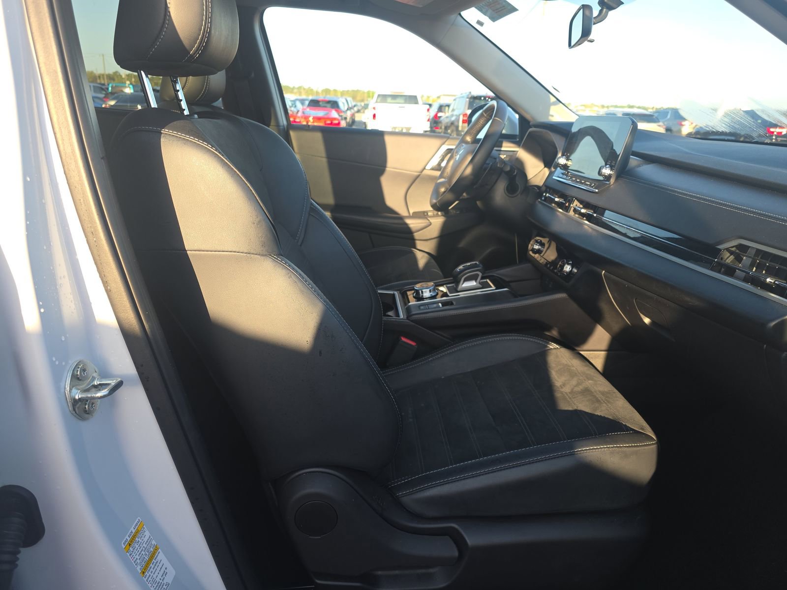 Used 2024 Mitsubishi Outlander SE Black Edition image 15