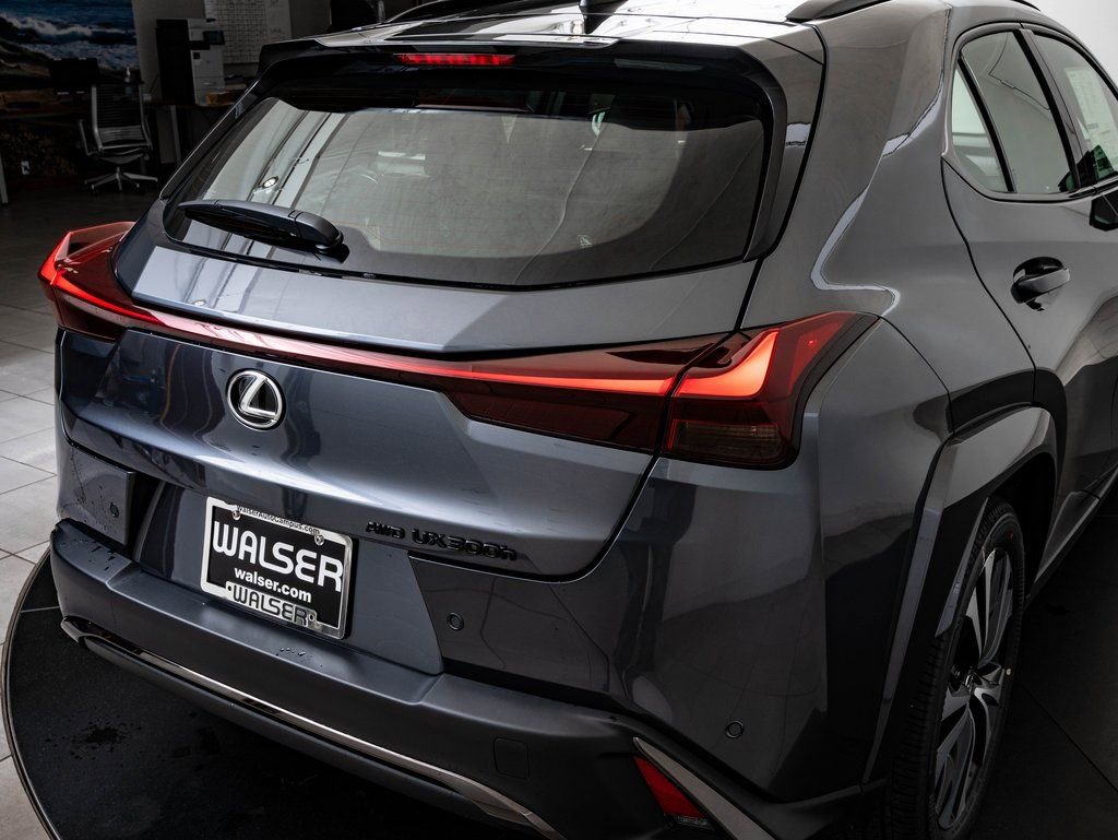 New 2026 Lexus UX 300h AWD image 9