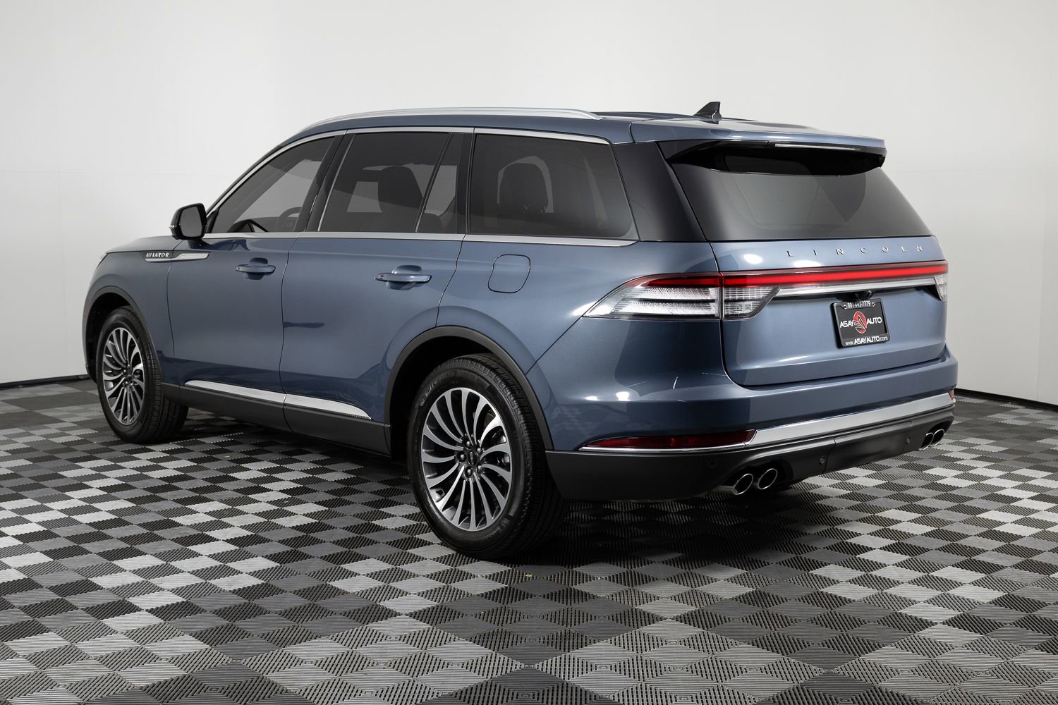 Used 2021 Lincoln Aviator Reserve w/ Class IV Trailer Tow Package image 4