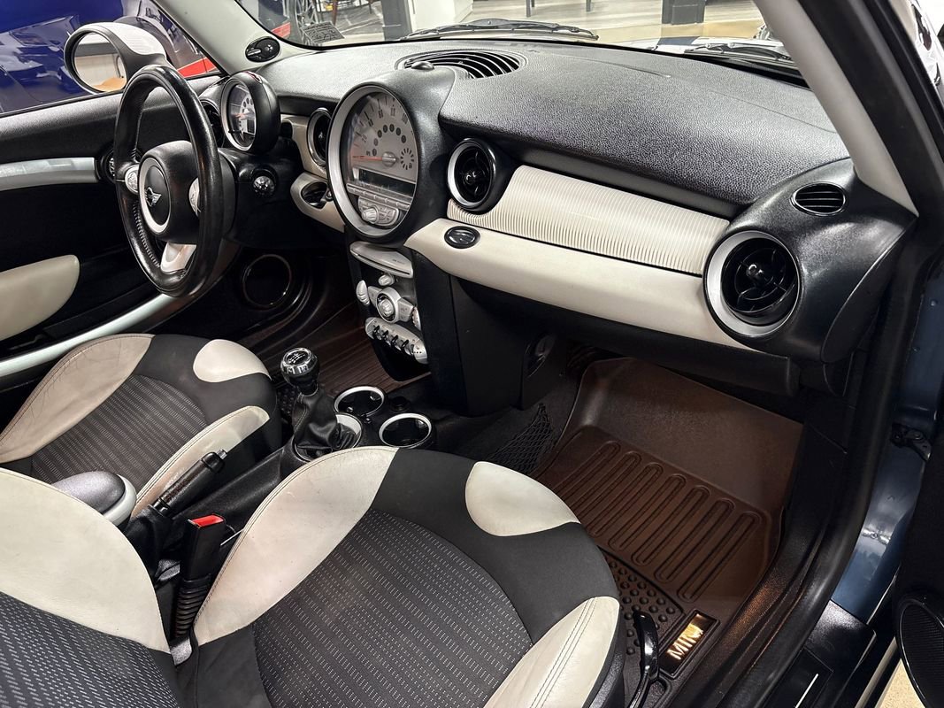 Used 2010 MINI Cooper Hardtop image 48