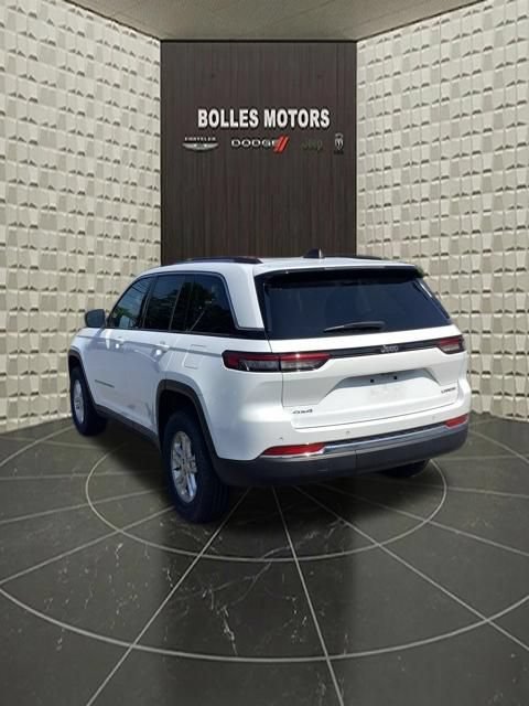 Certified 2023 Jeep Grand Cherokee Laredo AWD/4WD image 6