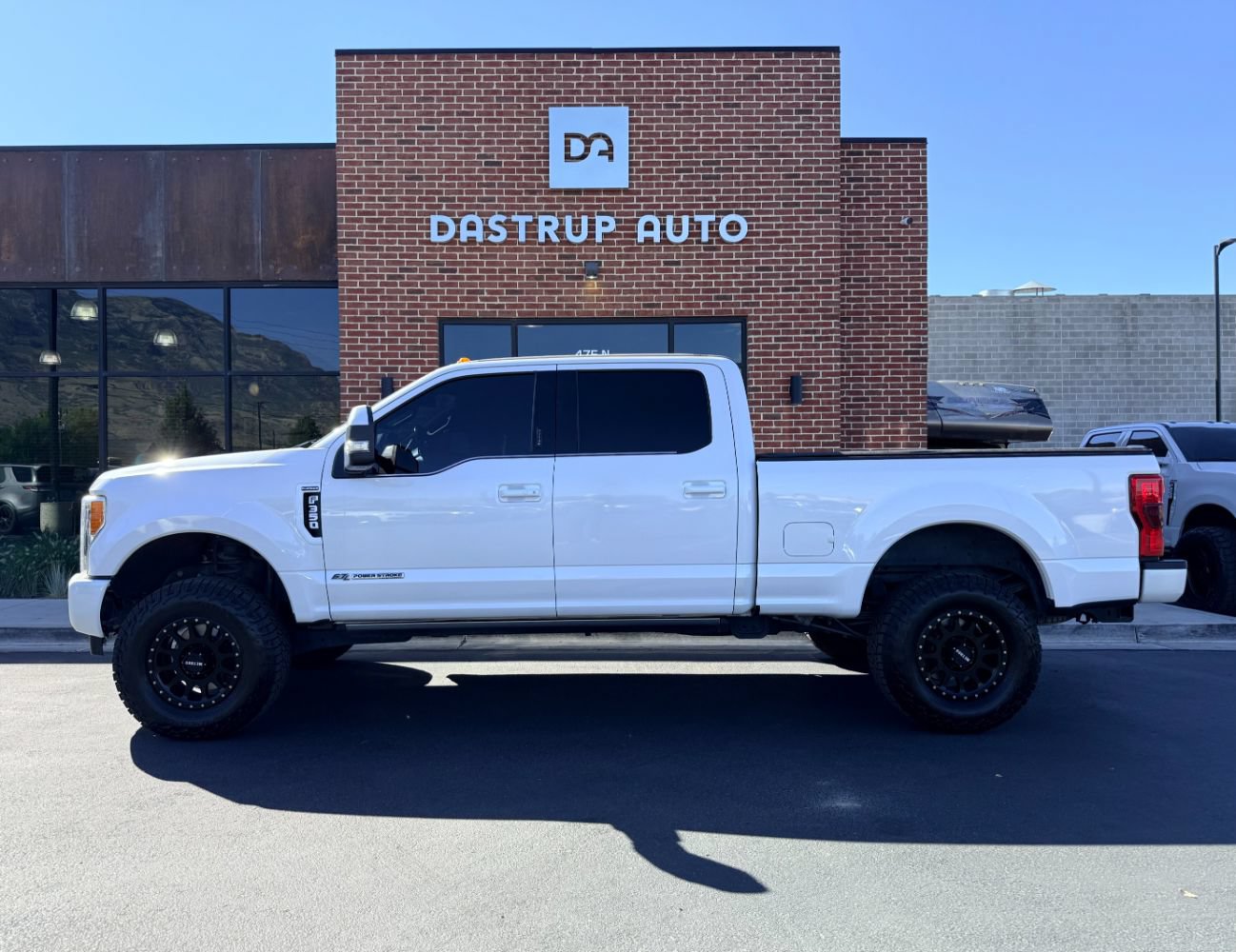 Used 2019 Ford F350 Platinum AWD/4WD image 4