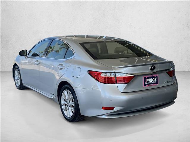 Used 2014 Lexus ES 300h w/ Luxury Package w/Bamboo Trim FWD image 3