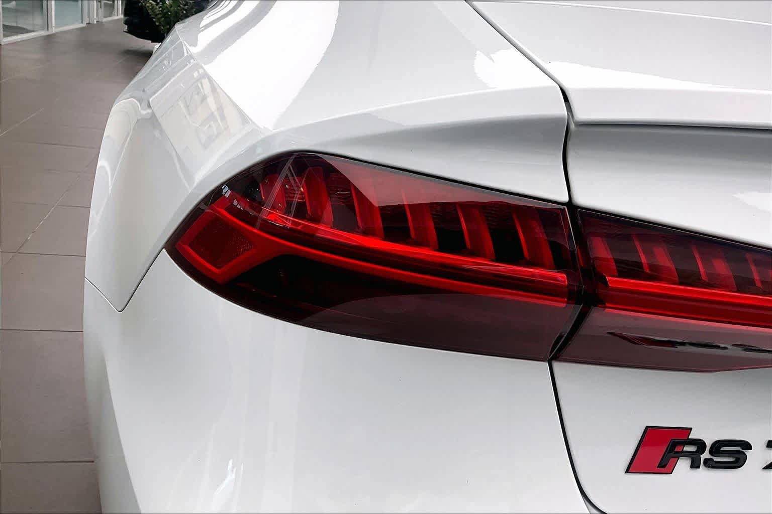 Certified 2025 Audi RS 7 Performance w/ Matte Carbon Package AWD/4WD image 27