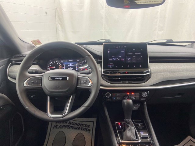 Used 2024 Jeep Compass Latitude AWD/4WD image 13