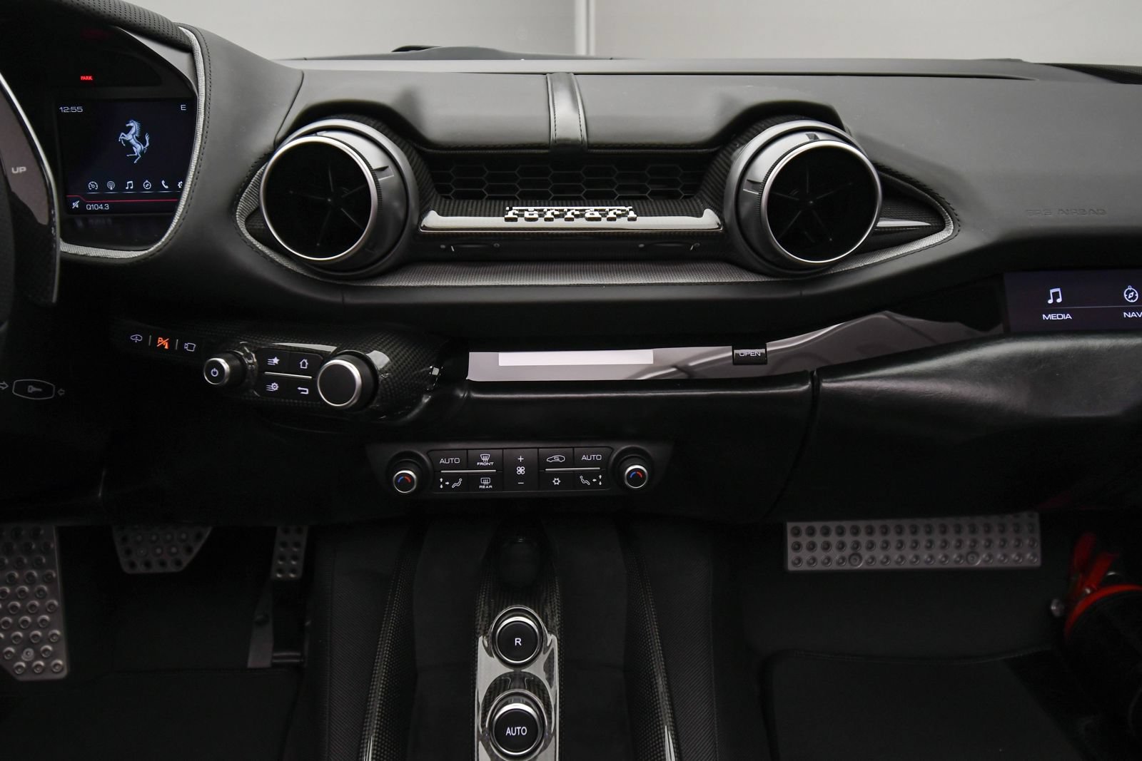 Used 2022 Ferrari 812 GTS RWD image 28
