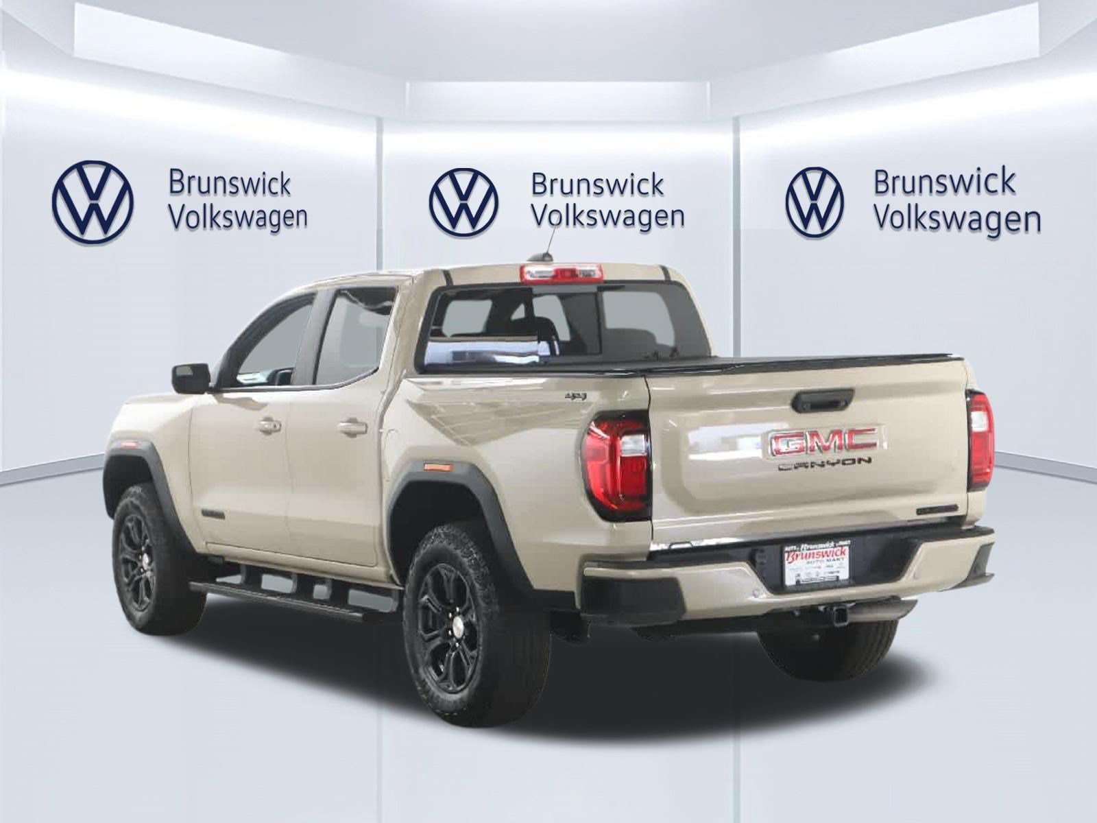 Used 2024 GMC Canyon Elevation w/ Elevation Premium Package AWD/4WD image 37