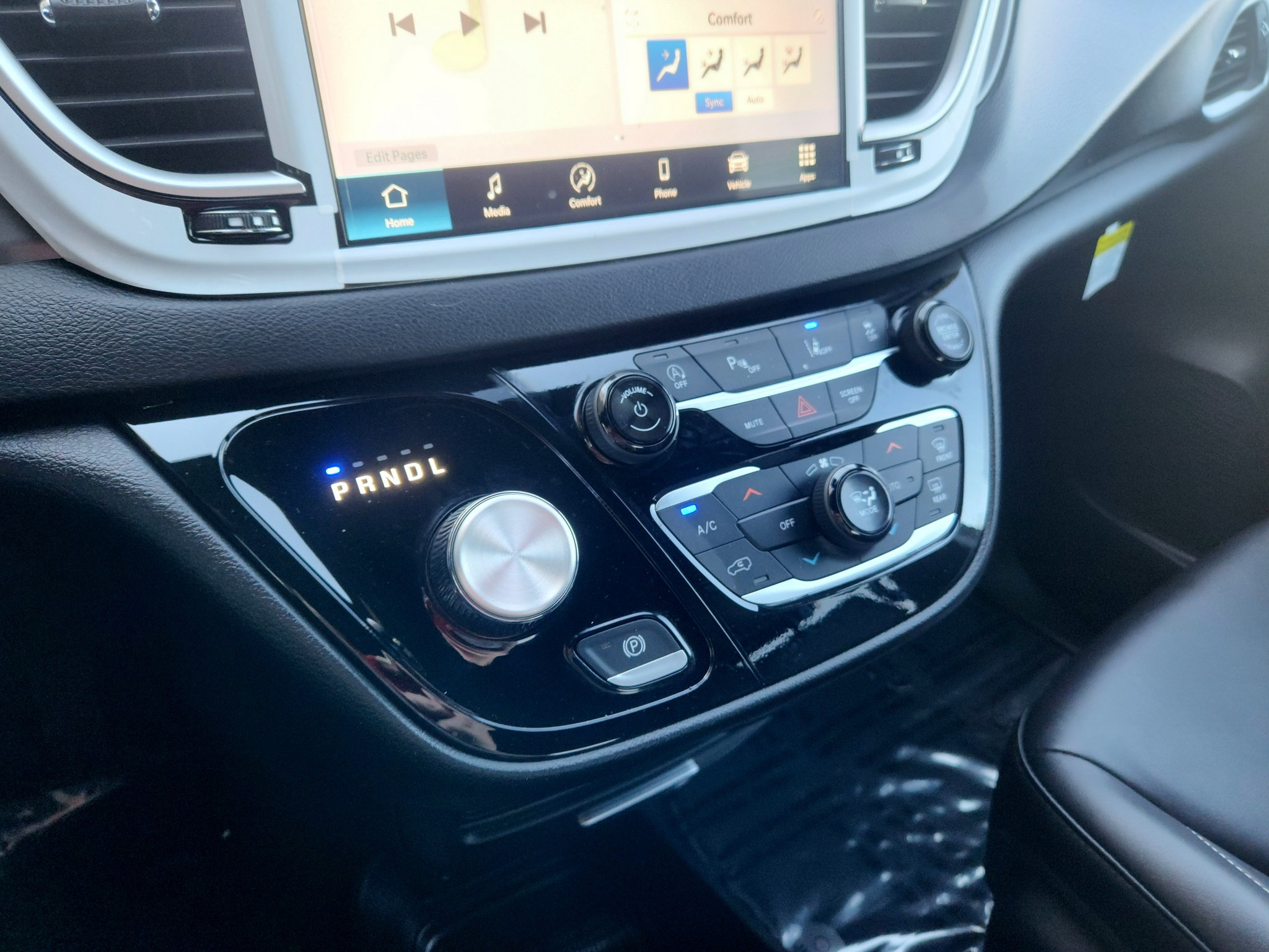 New 2026 Chrysler Voyager LX FWD image 34