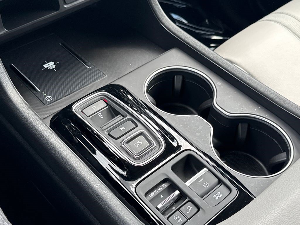 Certified 2025 Honda Pilot Touring image 35