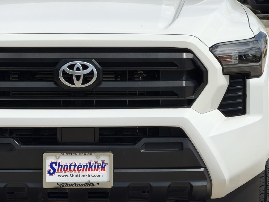 Used 2025 Toyota Tacoma SR RWD image 8