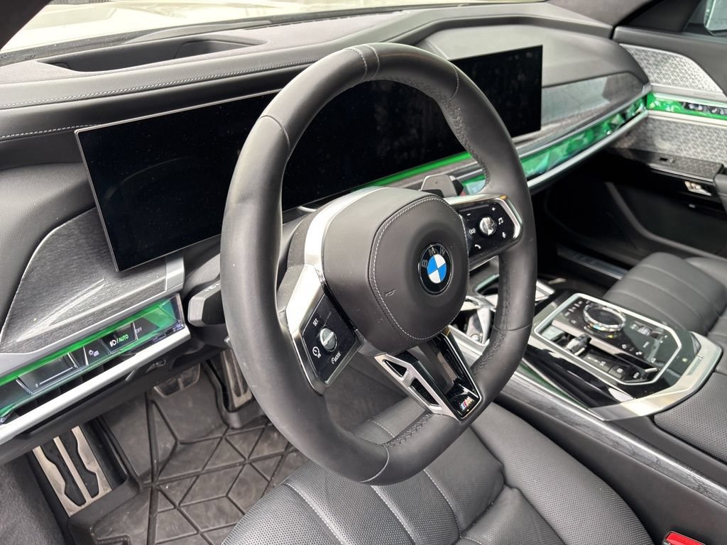 Used 2023 BMW 760i xDrive w/ Luxury Rear Seating Package AWD/4WD image 10