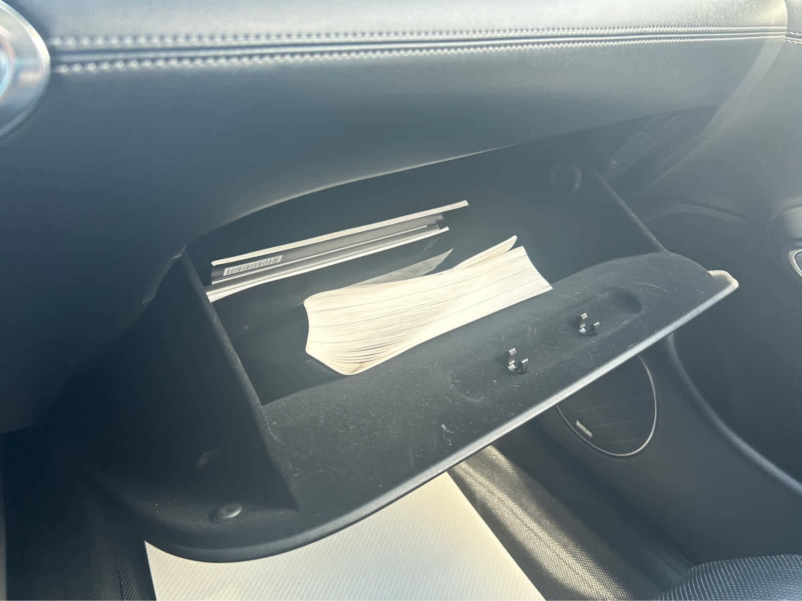 Used 2022 Genesis GV70 2.5T w/ Advanced Package image 32