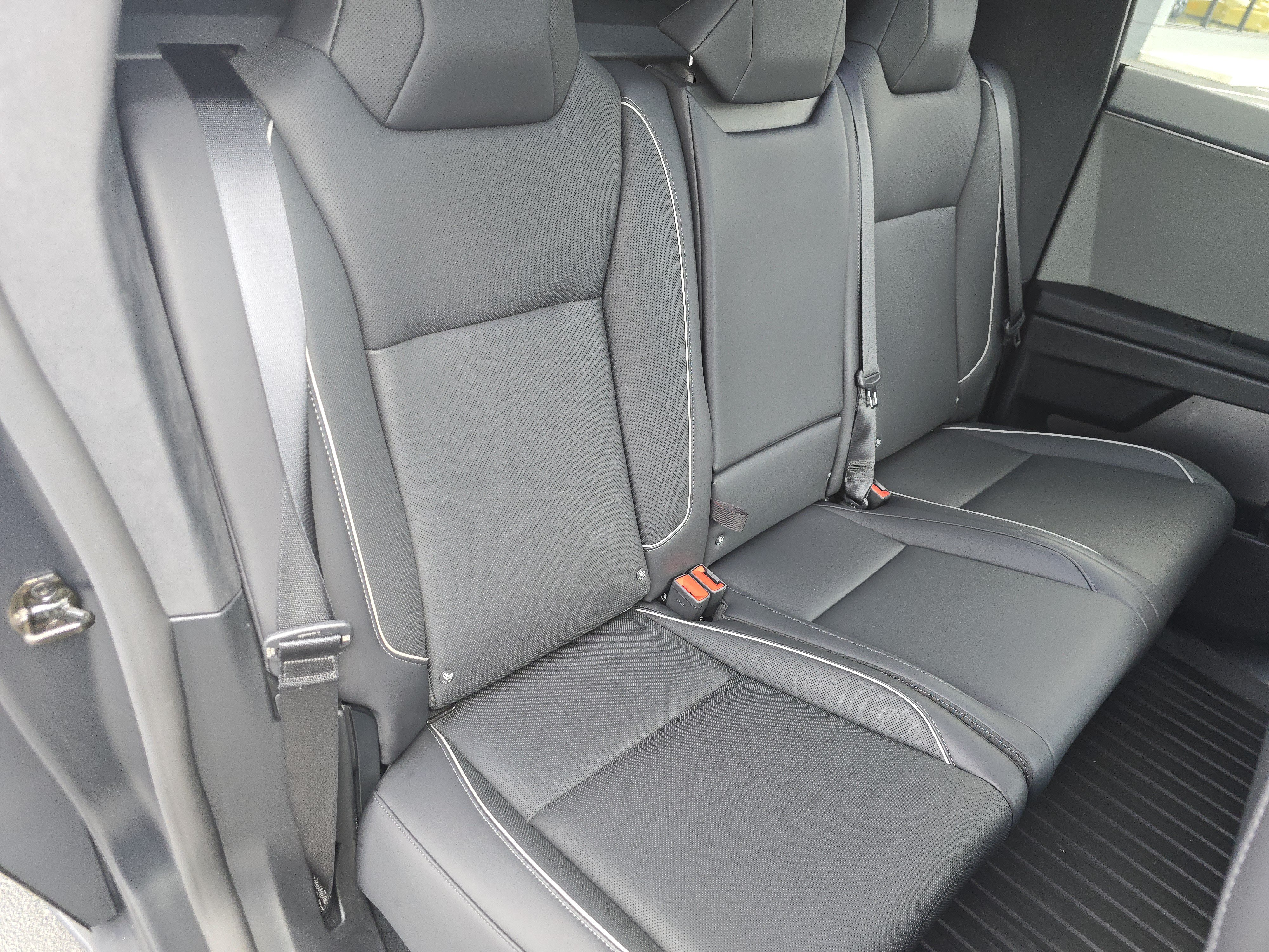 Used 2024 Tesla Cybertruck AWD Crew Cab image 20