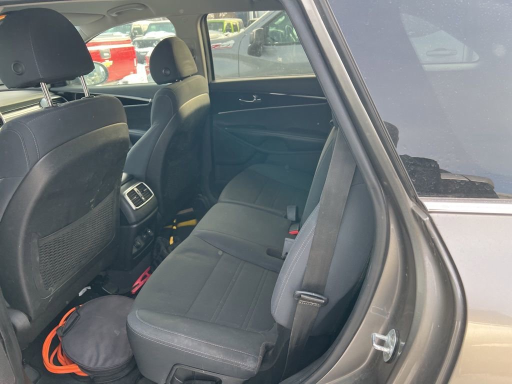 Used 2018 Kia Sorento LX image 15