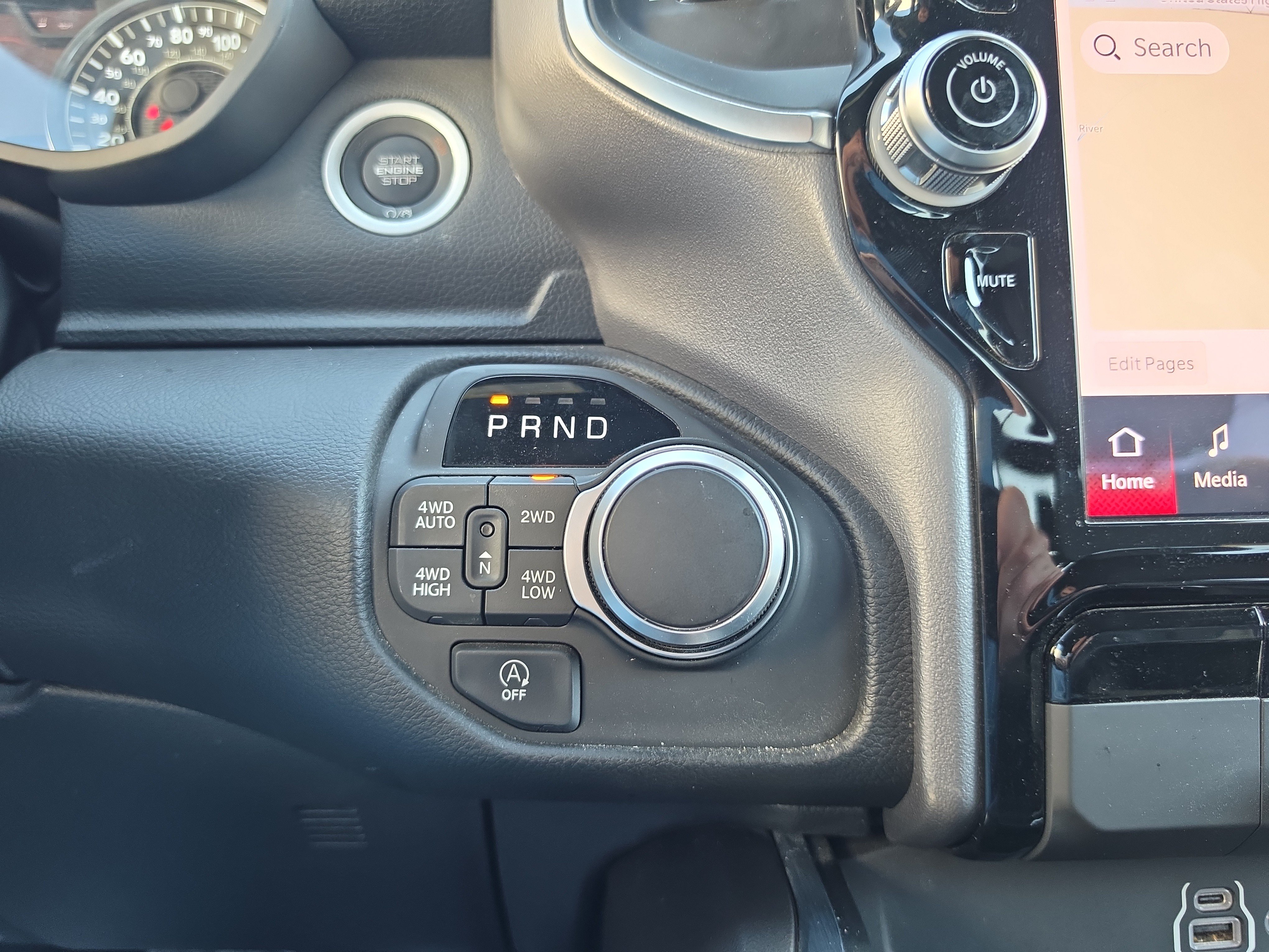 Used 2025 RAM 1500 Big Horn AWD/4WD image 25