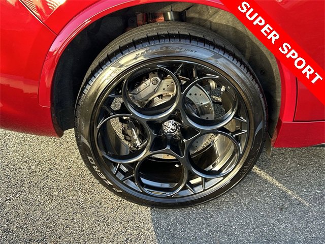 Used 2024 Alfa Romeo Stelvio Quadrifoglio image 12