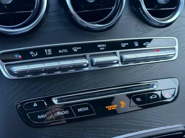Used 2019 Mercedes-Benz GLC 350e 4MATIC image 25