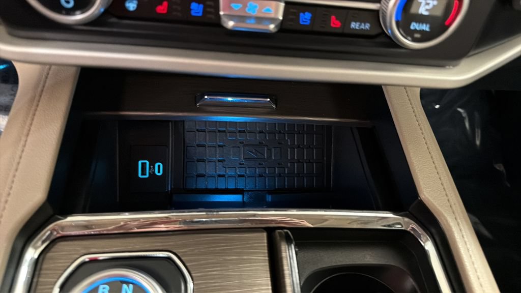 Used 2024 Ford Expedition Limited AWD/4WD image 25