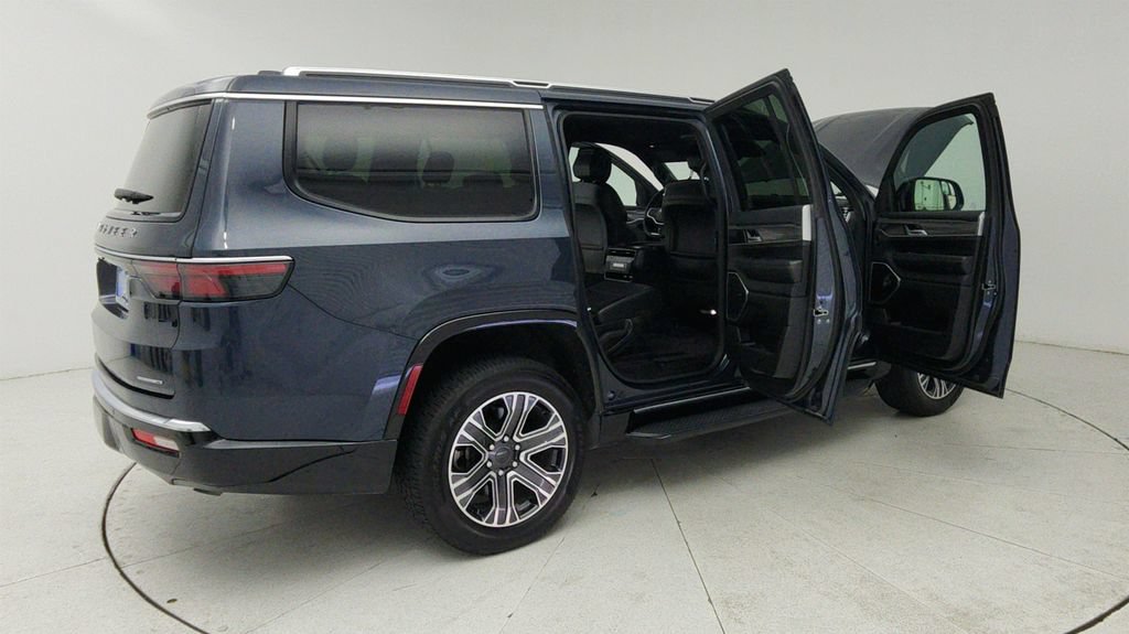 Used 2024 Jeep Wagoneer Series II w/ Flexible Seating Group RWD image 12