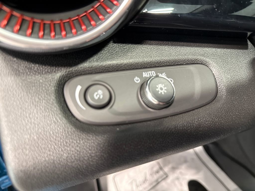 New 2026 Chevrolet Trax RS w/ Sunroof Package FWD image 11
