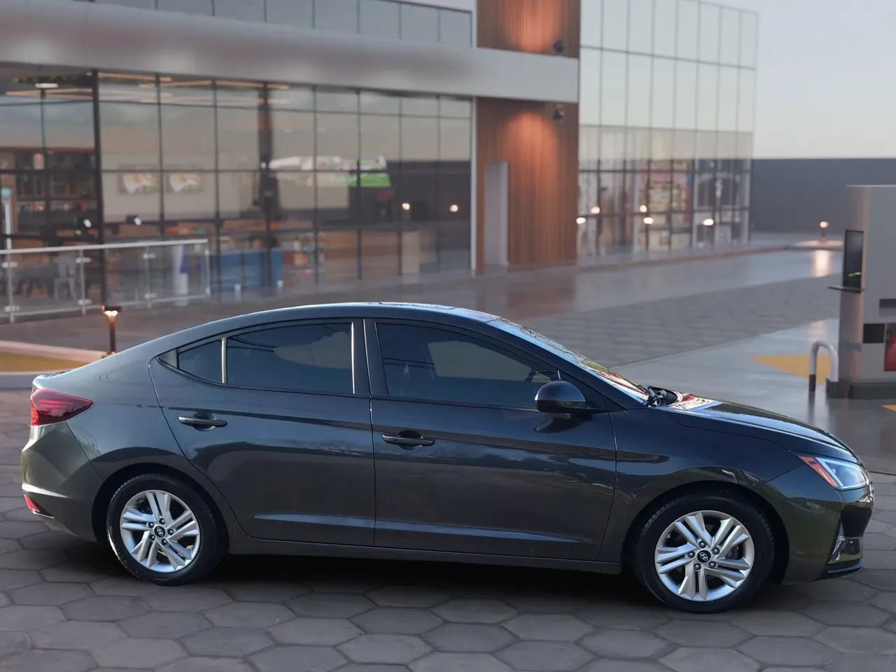 Used 2020 Hyundai Elantra Value Edition w/ Cargo Package (C1) image 4