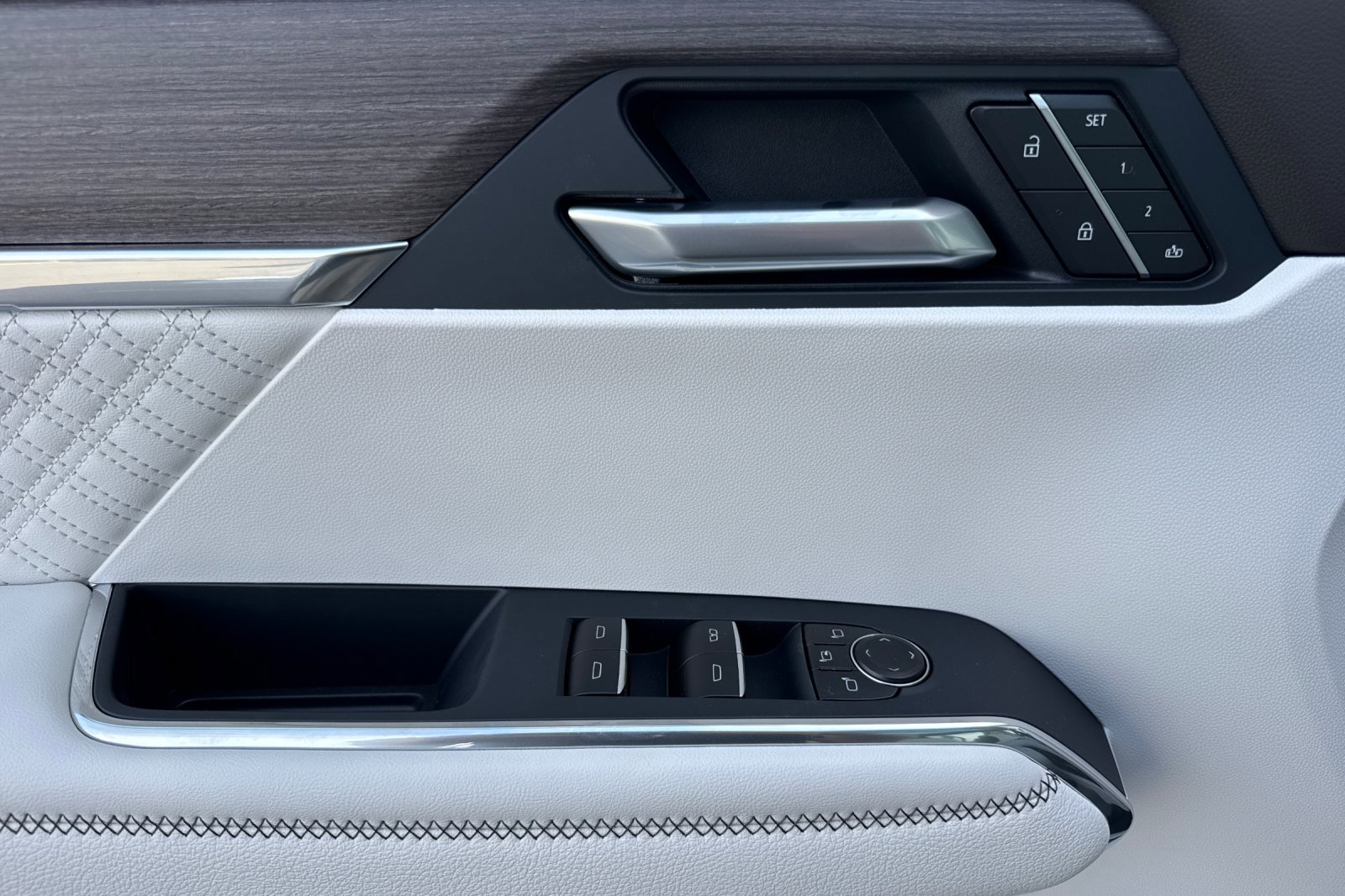 New 2026 GMC Acadia Denali w/ Super Cruise Package image 12